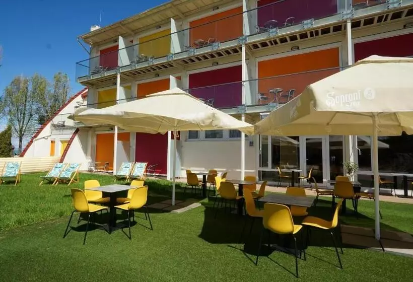 هتل Colors Holiday