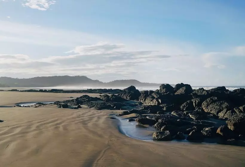 Hotelli Salvatierra Beachfront