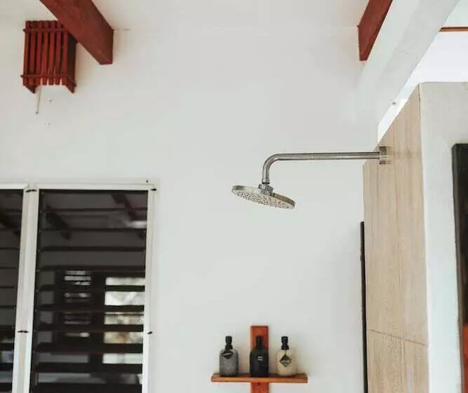 Hotelli Salvatierra Beachfront