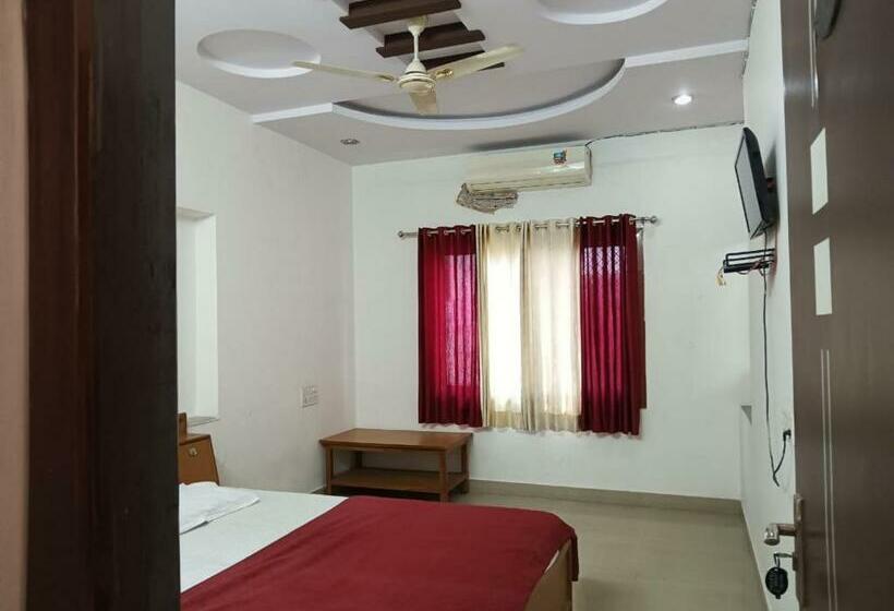 בית מלון כפרי Shree Prayag