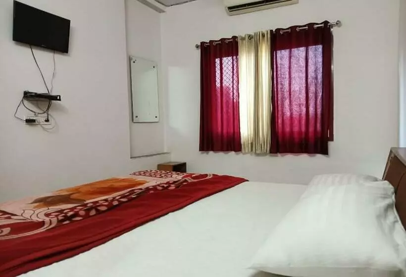 ホテル Shree Prayag