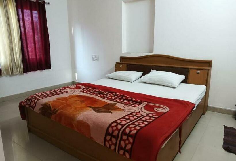 בית מלון כפרי Shree Prayag