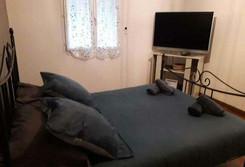 펜션 Chambres D Hôtes Le Prieuré