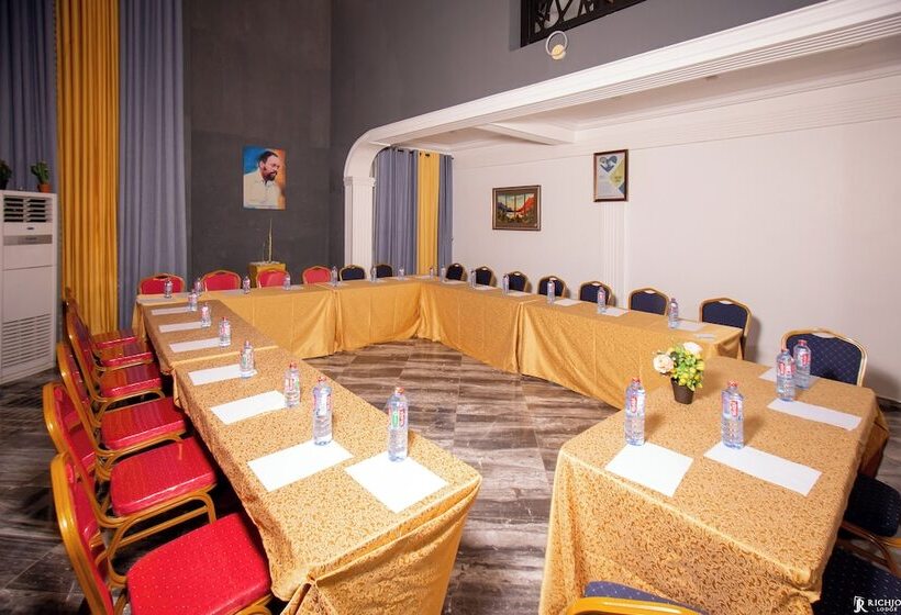 بنسيون Richjoy Lodge