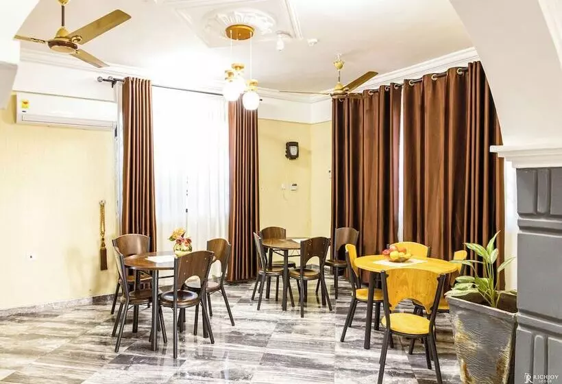 ペンション Richjoy Lodge