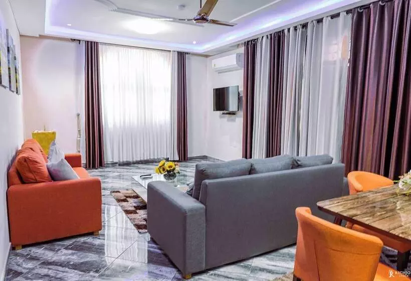 ペンション Richjoy Lodge