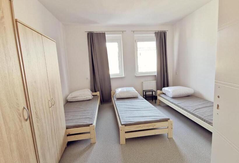 호스텔 Komfortowa Kwatera