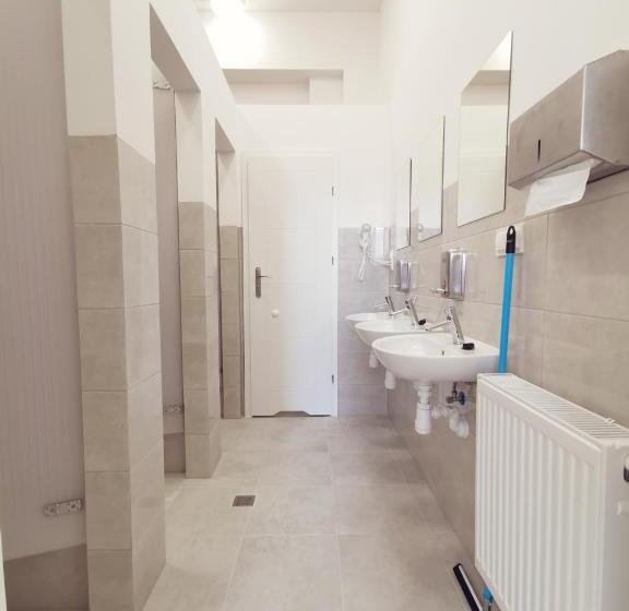 호스텔 Komfortowa Kwatera