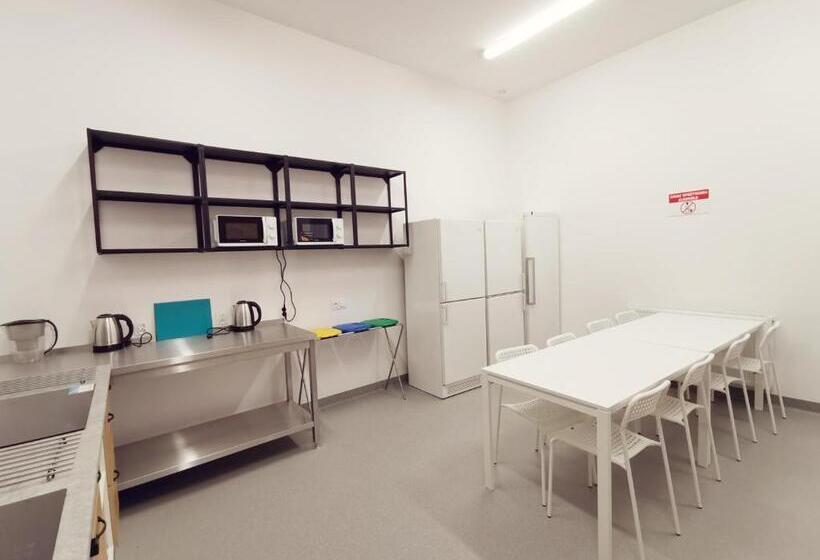 호스텔 Komfortowa Kwatera