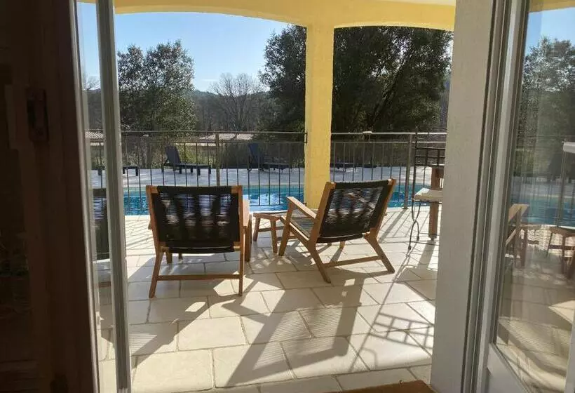 Aamiaismajoitus (B&B) L Eveil En Provence