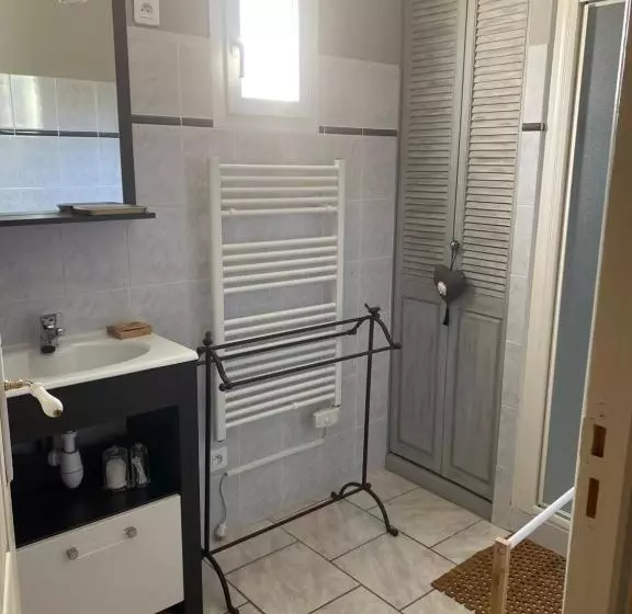 Aamiaismajoitus (B&B) L Eveil En Provence