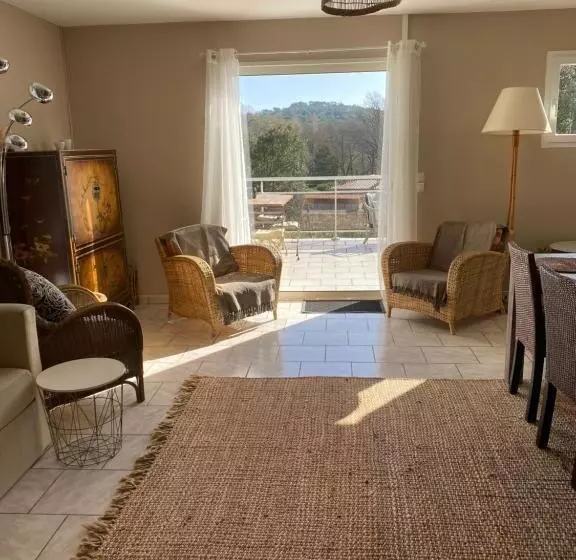 Aamiaismajoitus (B&B) L Eveil En Provence