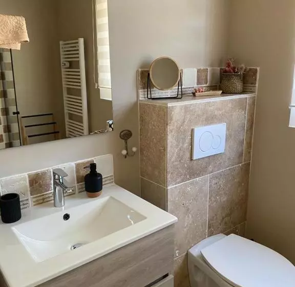 Aamiaismajoitus (B&B) L Eveil En Provence