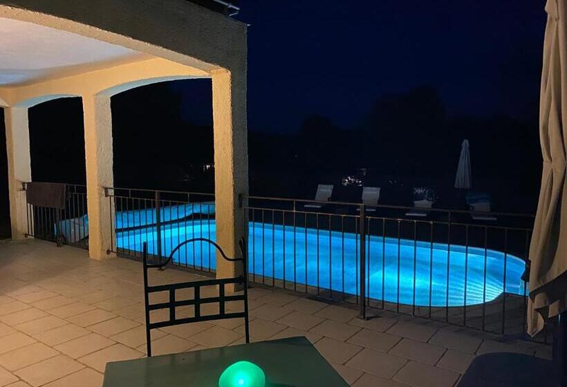 مبيت وإفطار L Eveil En Provence