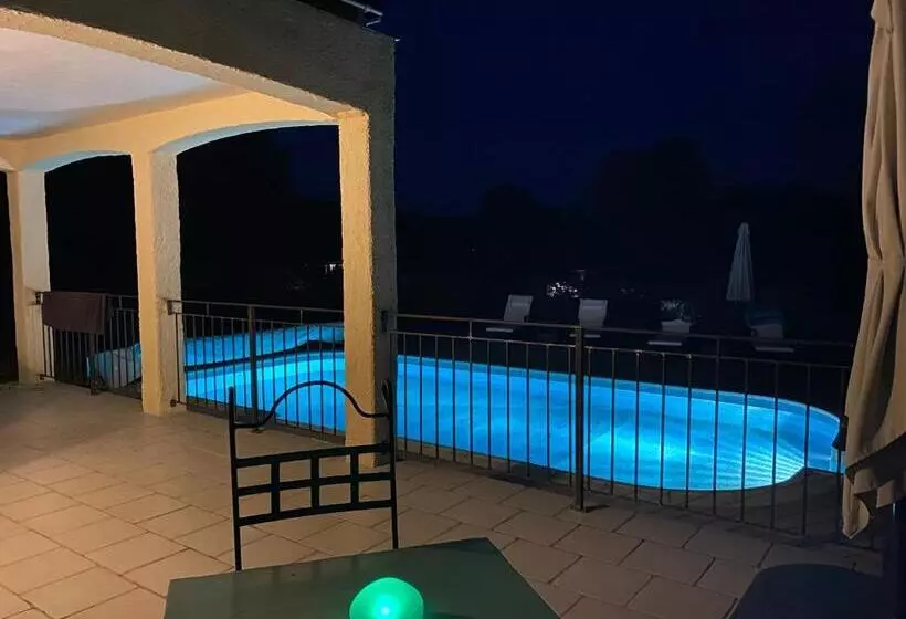 Aamiaismajoitus (B&B) L Eveil En Provence