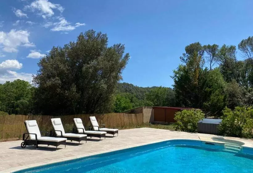 Aamiaismajoitus (B&B) L Eveil En Provence