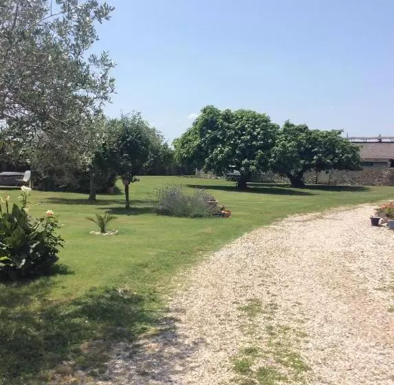 Aamiaismajoitus (B&B) Le Mas Des Figuiers