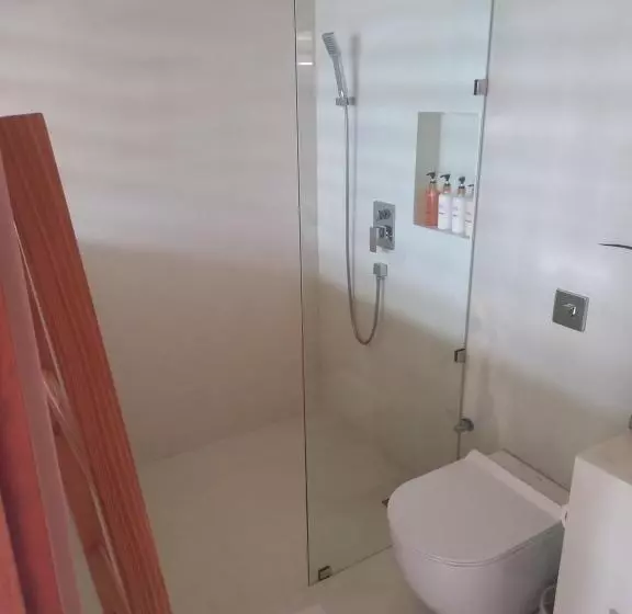 تختخواب و صبحانه Lihinya Beach Villa Ahangama