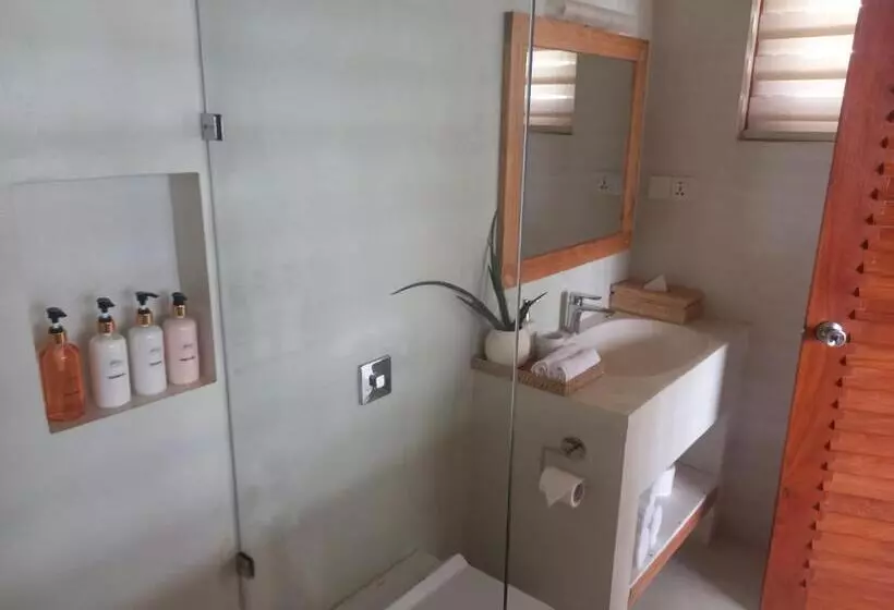 تختخواب و صبحانه Lihinya Beach Villa Ahangama