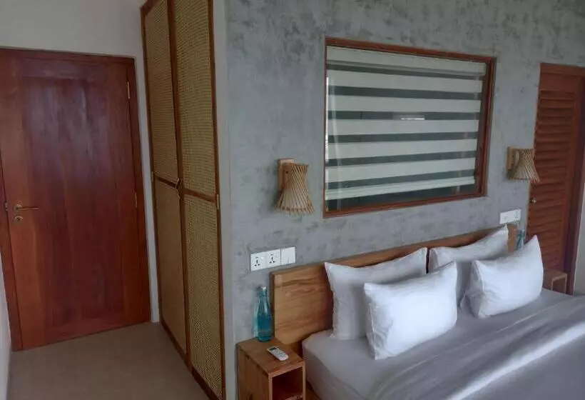 تختخواب و صبحانه Lihinya Beach Villa Ahangama