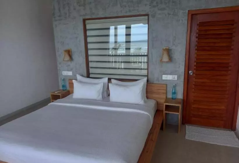 تختخواب و صبحانه Lihinya Beach Villa Ahangama