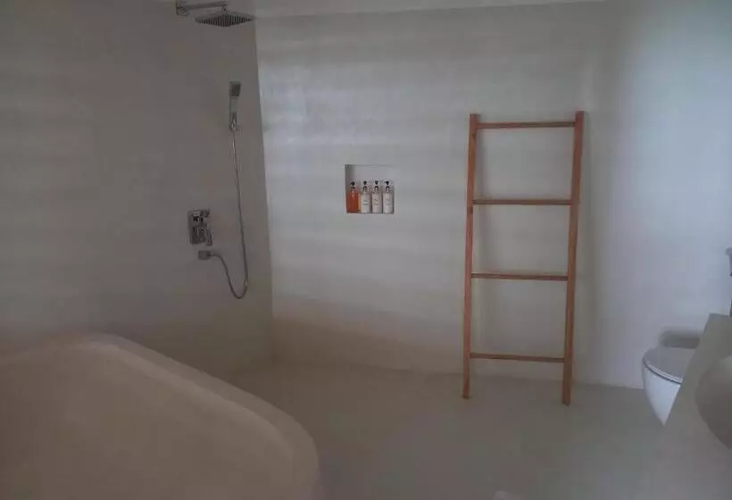 تختخواب و صبحانه Lihinya Beach Villa Ahangama