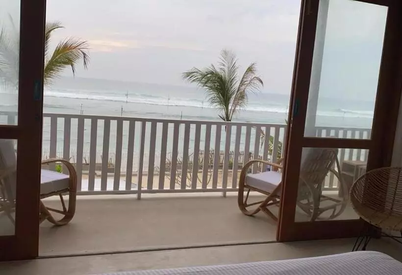 تختخواب و صبحانه Lihinya Beach Villa Ahangama