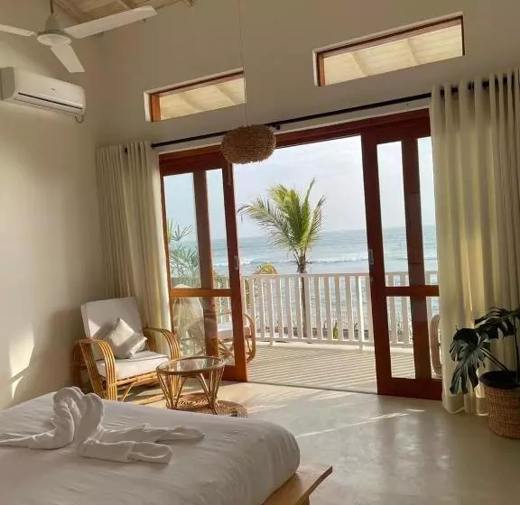 تختخواب و صبحانه Lihinya Beach Villa Ahangama