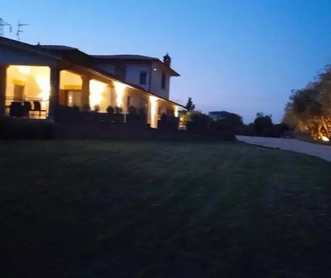 ホテル Agriturismo Villa Amerina