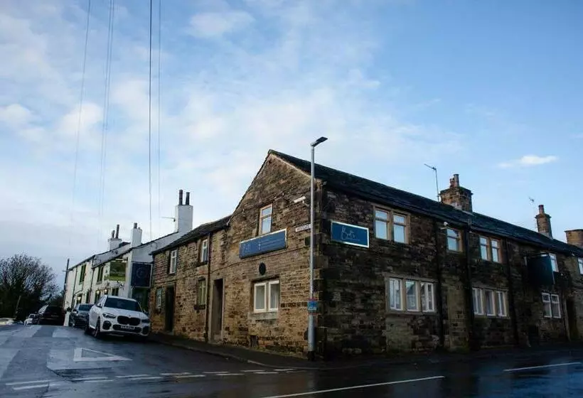 Hotelli Bert S Rooms At The Black Horse Inn