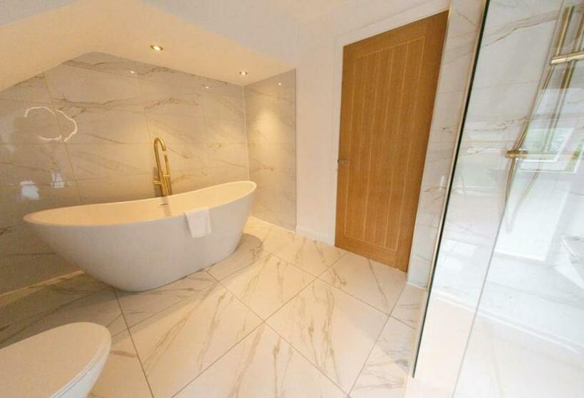 فندق Bert S Rooms At The Black Horse Inn