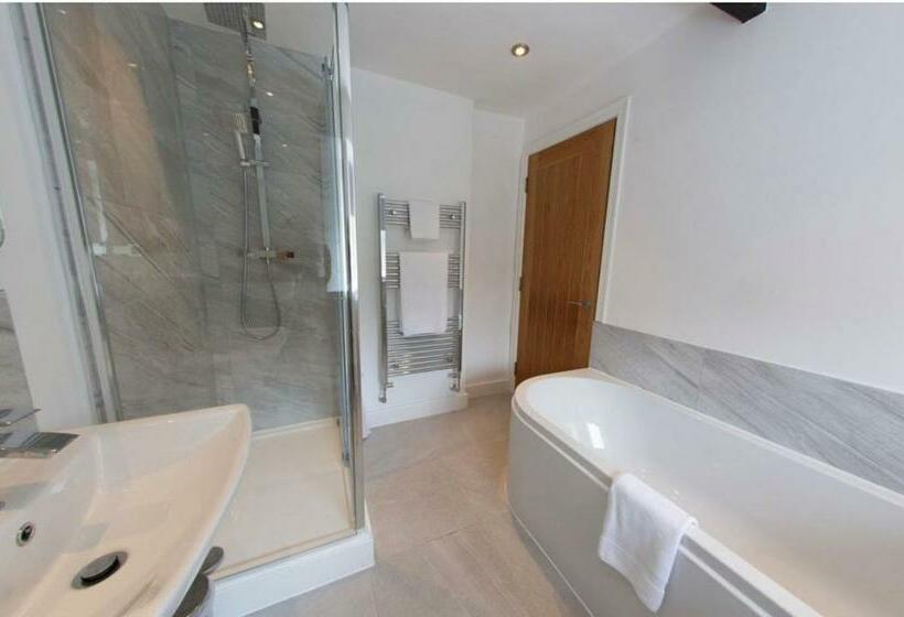 فندق Bert S Rooms At The Black Horse Inn