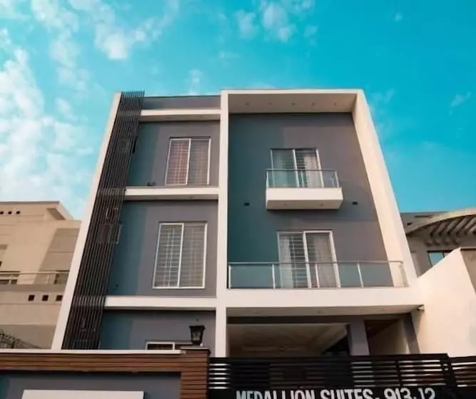 هتل Medallion Suites