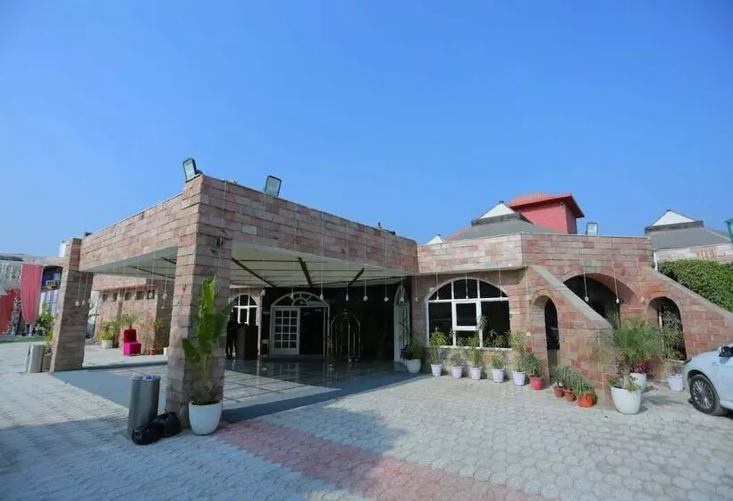 استراحتگاه Tivoli Heritage Palace