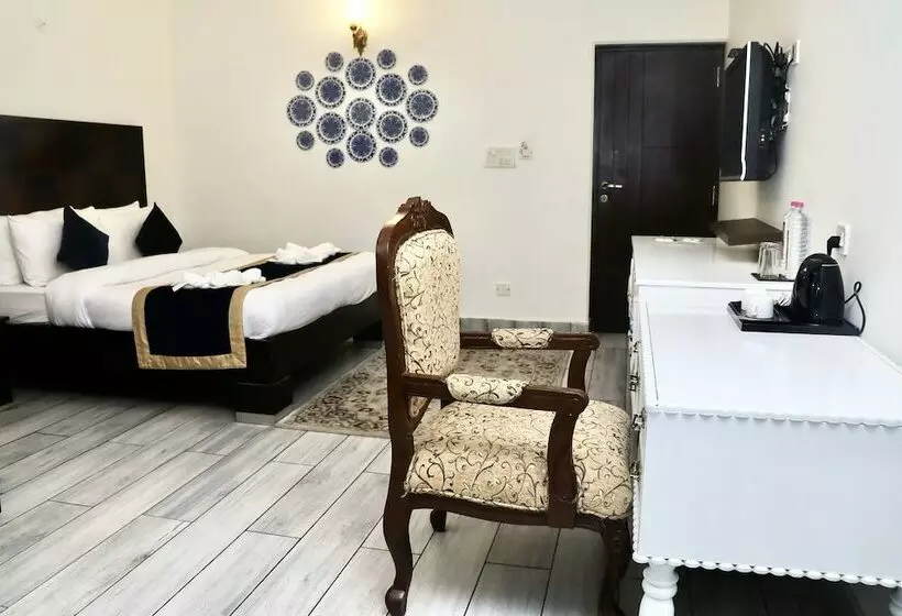 استراحتگاه Tivoli Heritage Palace