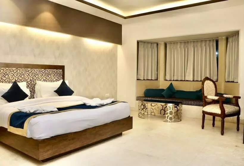 استراحتگاه Tivoli Heritage Palace