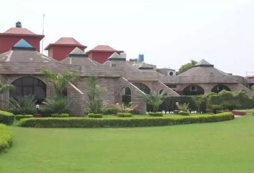 استراحتگاه Tivoli Heritage Palace