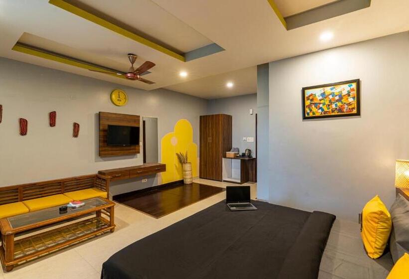 The Hosteller Mcleodganj, Mall Road