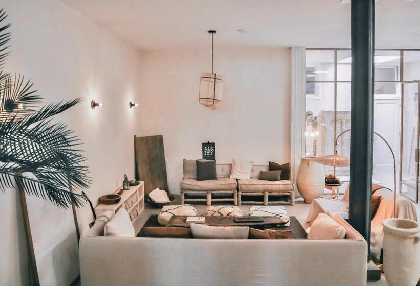 צימר Haert Boutique Wellness Suites City Centre