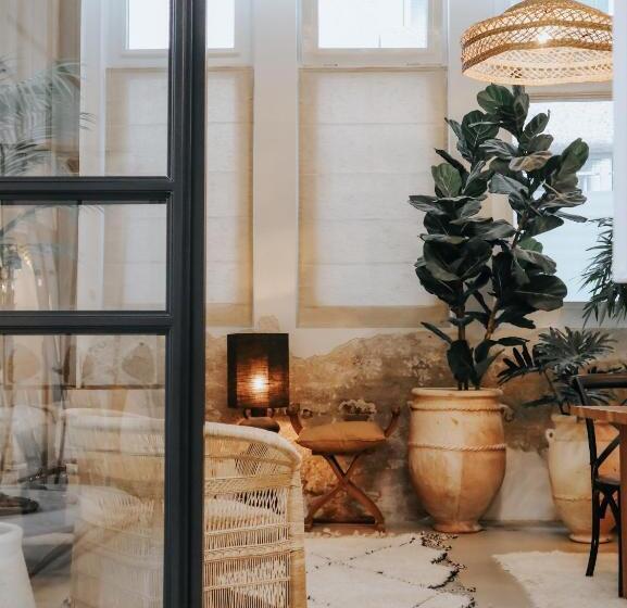 צימר Haert Boutique Wellness Suites City Centre