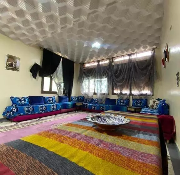 تختخواب و صبحانه Villa Familys