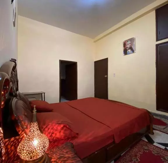 تختخواب و صبحانه Villa Familys