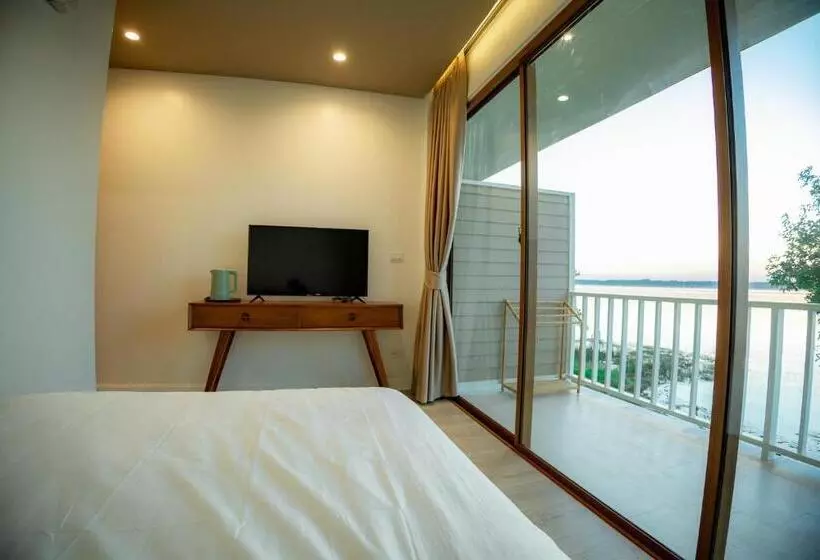 Hotelli Lake House Naka Cave