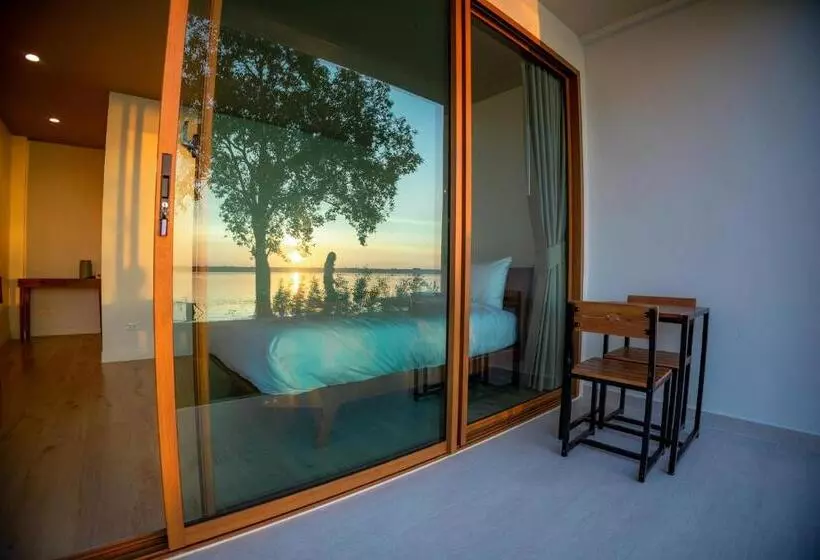 Hotelli Lake House Naka Cave