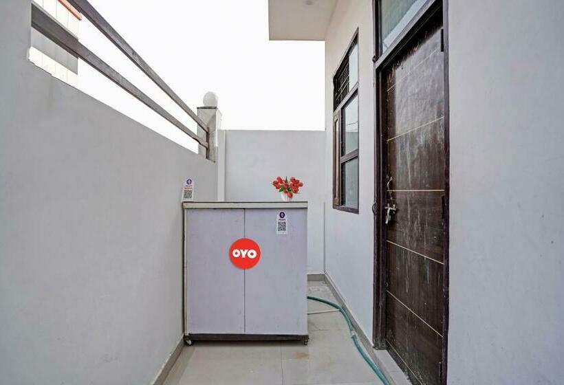 בית מלון כפרי Oyo Flagship 80674  Kridha Expo Stay