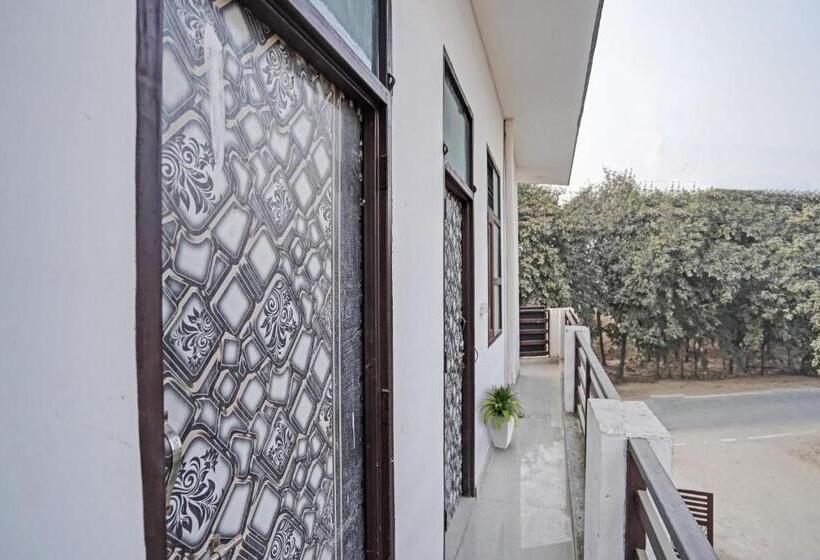 בית מלון כפרי Oyo Flagship 80674  Kridha Expo Stay