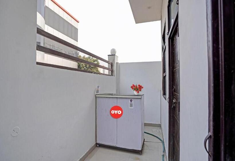 בית מלון כפרי Oyo Flagship 80674  Kridha Expo Stay