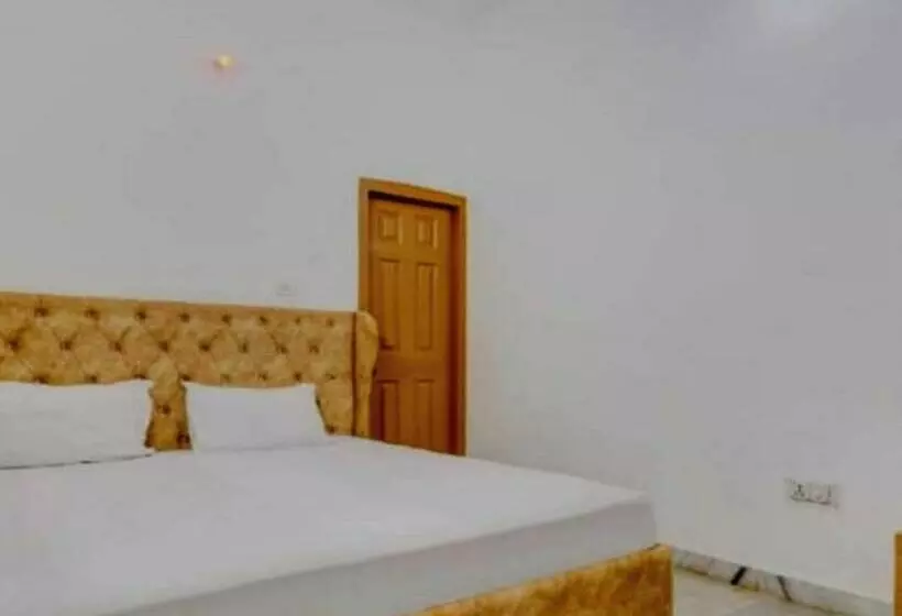 ホテル Spot On Second Home Guest House