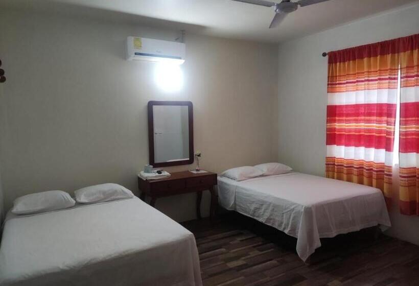 ペンション Casa Shambieda