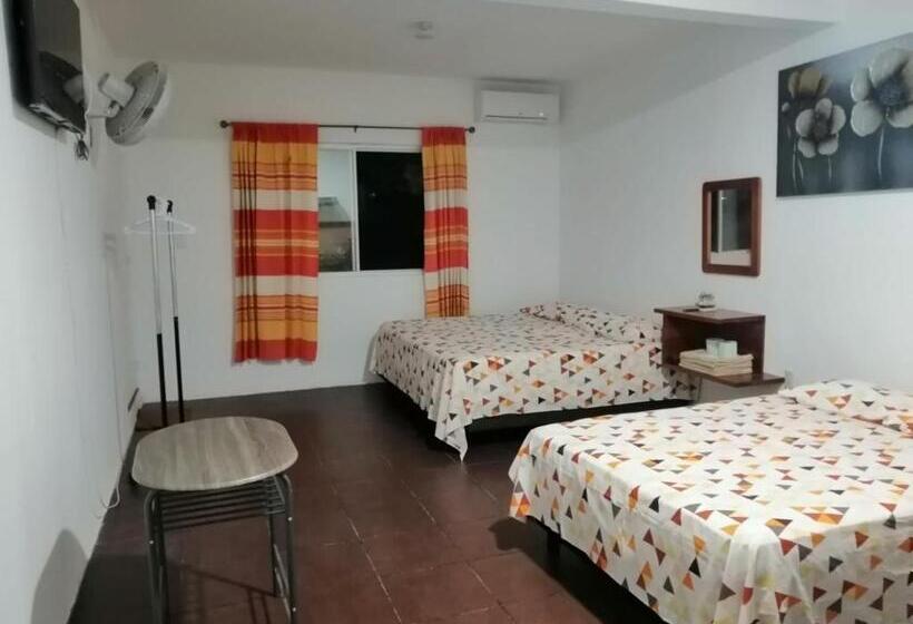 ペンション Casa Shambieda